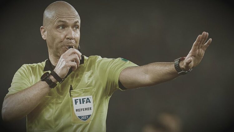 Deri në 100 mijë dollarë/ FIFA shpërblen arbitrat, bonuse për ndeshjet me rëndësi