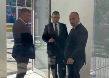 Skënder Hita në Gjykatën e Posaçme, inspekton kushtet e sigurisë