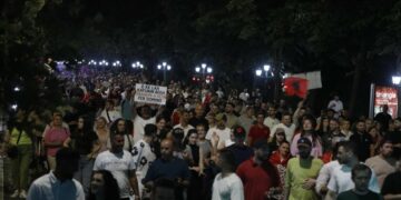 Protesta/ Procedohen 23 persona, Policia: Bllokuan qarkullimin e makinave në Tiranë