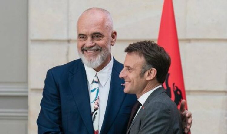 Rama vizitë në Francë, takohet me Macron
