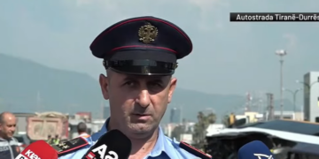 Aksidenti në autostradën Durrës-Tiranë, 2 viktima dhe 15 të plagosur