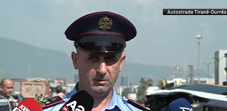 Aksidenti në autostradën Durrës-Tiranë, 2 viktima dhe 15 të plagosur