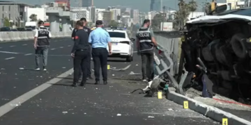 Aksidenti në autostradën Durrës-Tiranë, policia: 1 i vdekur dhe 12 të plagosur