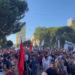 “Rama dorëhiqu”, fillon protesta e qytetarëve para Kryeministrisë