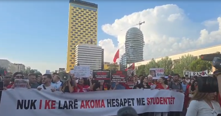 Protestat e nëntëta kundër projektit në Zvërnec: Marshimi drejt Kryeministrisë
