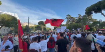 Dita e 11-të, protestuesit: Të ngremë një forum kombëtar gjithëpërfshirës