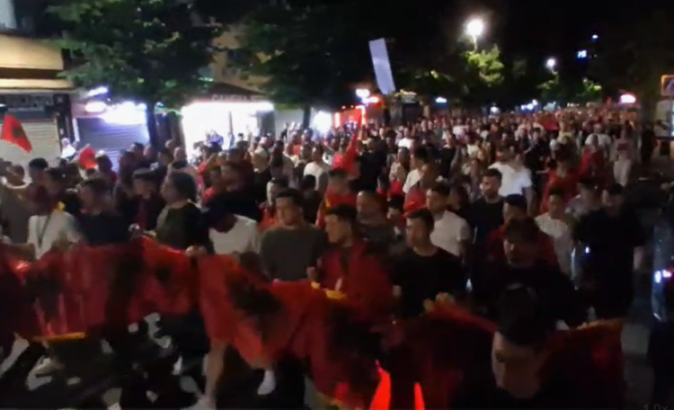 “Kujdes, është provokim”, çfarë ndodhi në protestën e qytetarëve