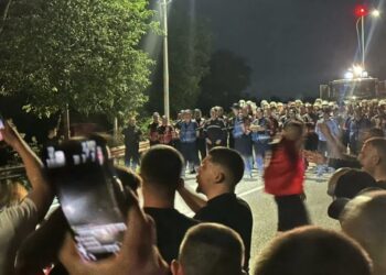 Nxitën qytetarët për të bllokuar rrugën drejt aeroportit, procedohen 19 protestues