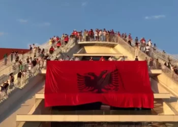 Dita e 21-të e protestës/ Protestuesit afat Ramës deri të dielën për dorëheqje