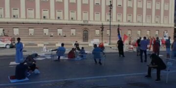 Dita e 21-të e tubimit, një grup protestuesish qëndruan edhe gjatë natës