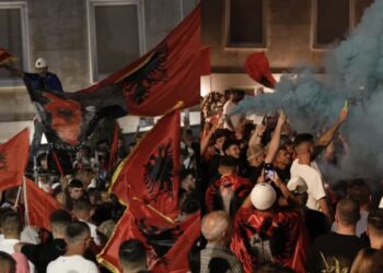 Dita e 22-të e tubimit në Tiranë, protestuesit marshojnë pranë Kuvendit