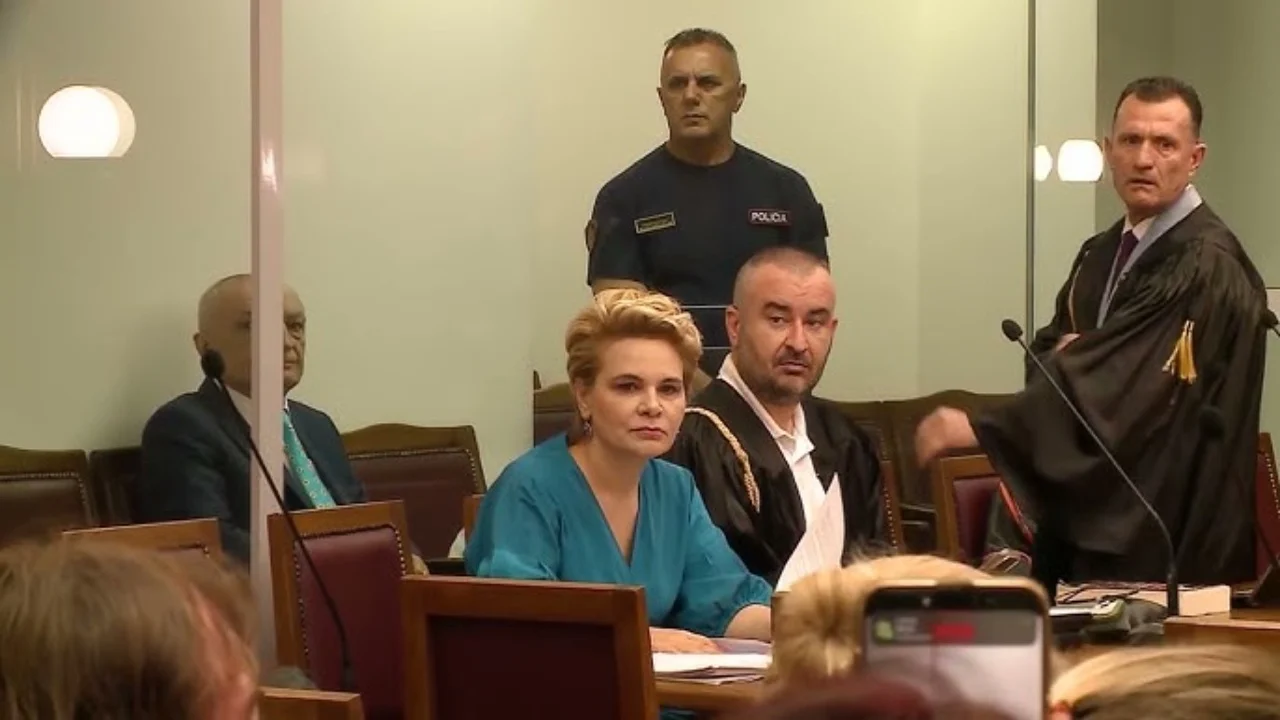  Mos u merr me llafe grash   Meta përplaset me Kryemadhin në sallën e gjyqit