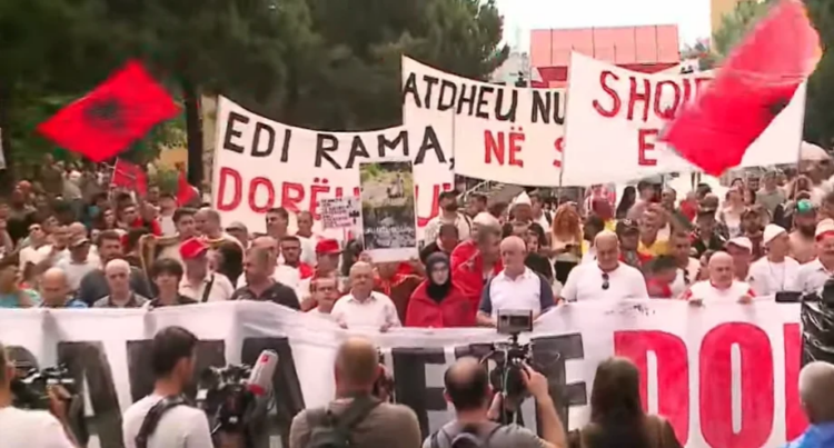 Dita e 25-të, nis protesta e qytetarëve