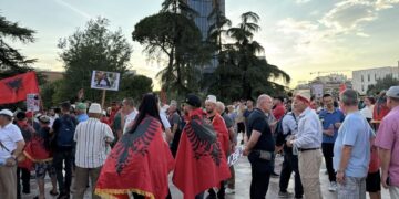 Dita e 26-të, nis protesta e qytetarëve