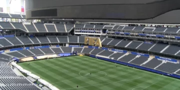 Botërori/ Punëtorët në stadiumin e Los Angeles ankohen për kushtet dhe pagat