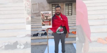 Rama postoi foton e tij, reagon protestuesi: Ti je autori i halleve të mia