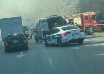 Aksident në Kaninë, një viktimë dhe tre të plagosur