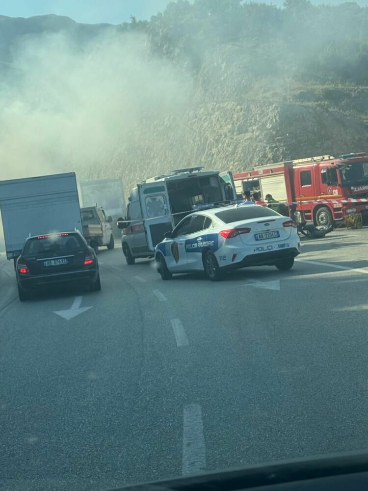 Aksident në Kaninë, një viktimë dhe tre të plagosur