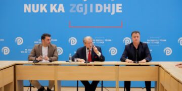PD mbështet pa flamur kërkesat, Berisha: Ndërkombëtarët të ndihmojnë protestuesit