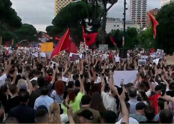 “O ne, o ti Rame”/ Qytetarët: Protestë deri në largimin e kryeministrit