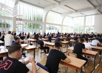 Provimet e Maturës Shtetërore,mbahet të martën testimi i gjuhës shqipe dhe letërsisë