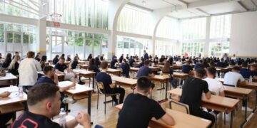 Provimet e Maturës Shtetërore,mbahet të martën testimi i gjuhës shqipe dhe letërsisë