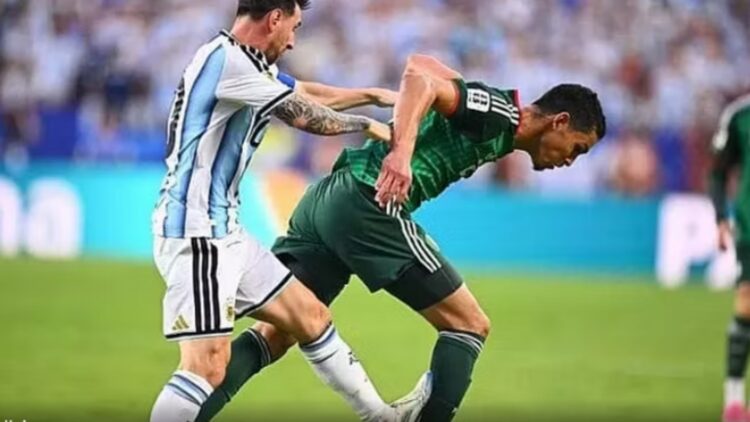 Algjeria ankohet te FIFA për mosndëshkim me karton të kuq të Lionel Messit