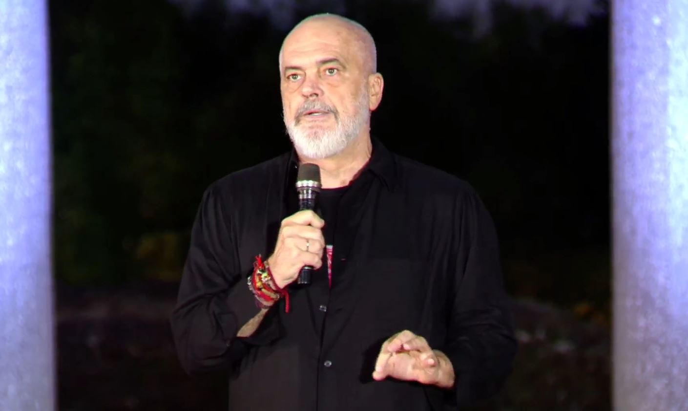 Protesta në Zvërnec: Kryeministri Edi Rama fajëson ndikime të huaja
