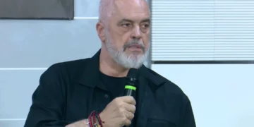 “Po kur thonë 5 kushte”, Rama ironizon protestuesit: Nëse jap dorëheqjen, si do…