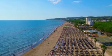 VIDEO/ Rama: Bukuria e bregdetit të Spilles, një nga destinacionet e verës