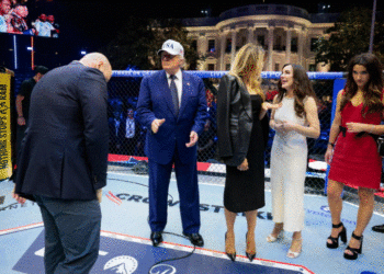 Arte marciale, fishekzjarre dhe VIP-a, si e festoi Trump 80-vjetorin