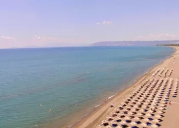 Tragjedi në plazhin e Tales, mbyten dy vajza të mitura