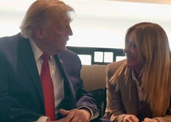 Trump ironizon sërish Melonin: Mu lut të bënim foto bashkë, pranova se më erdhi keq
