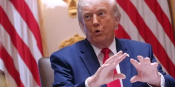 Trump: Dua të takohem me Khamenein, Irani do heqë dorë nga armët bërthamore