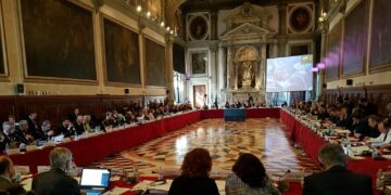 Financimi i Partive, Komisioni i Venecias vlerëson pozitivisht projektligjin
