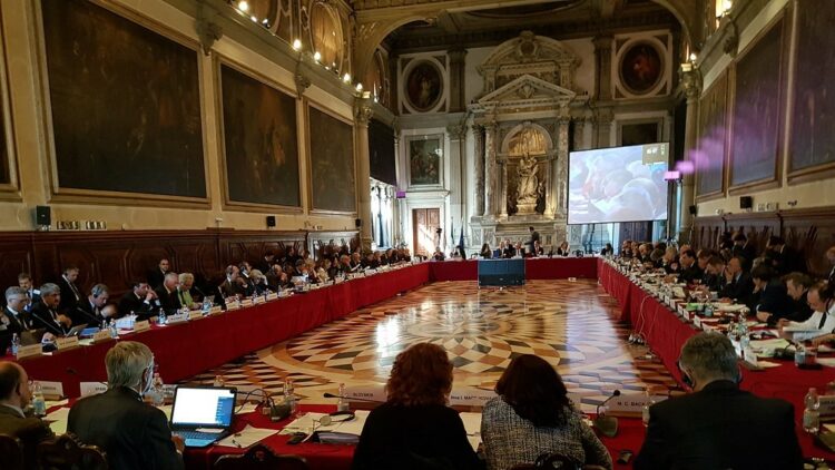 Financimi i Partive, Komisioni i Venecias vlerëson pozitivisht projektligjin