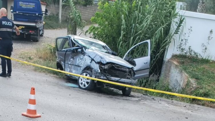 Aksident në aksin Elbasan–Librazhd, humb jetën shoferi 19-vjeçar