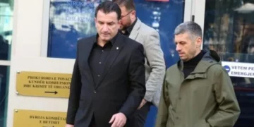 Veliaj rikthen në detyrën e sekretarit të përgjithshëm të Bashkisë Alban Dokushin