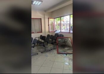 Dëmtuan Komisariatin Nr. 3/ Arrestohet një protestues, në kërkim 4 të tjerë