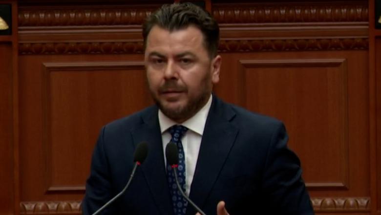 Kuvendi e refuzon kërkesën e deputetit Erald Kapri për interpelancë me ministrin Lamallari
