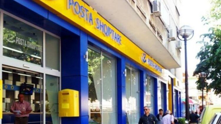 Vodhën 69 mln lekë nga pensionet, arrestohen 3 zyrtaret e Postës Shqiptare