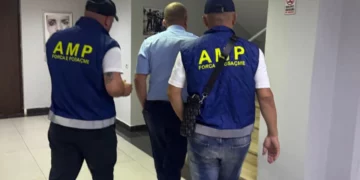 Lojëra fati dhe drogë/ 3 të arrestuar në Fushë-Krujë, mes tyre një punonjës policie