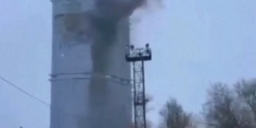Dronët ukrainas godasin terminalin e naftës në Shën Petersburg