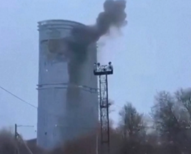 Dronët ukrainas godasin terminalin e naftës në Shën Petersburg