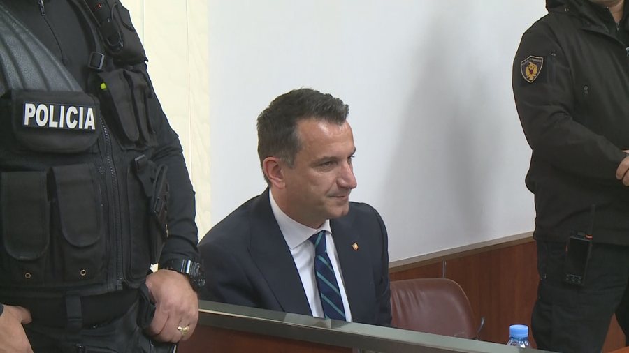 Gjyqi i Erion Veliajt  refuzohet kërkesa për shtyrje të seancave deri në 31 gusht