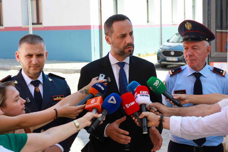 Lamallari  Dhunuesit e policisë nuk janë protestues  por vandalë