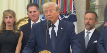 Ukraina lëshon dronët mbi Moskë, Trump: E frikshme