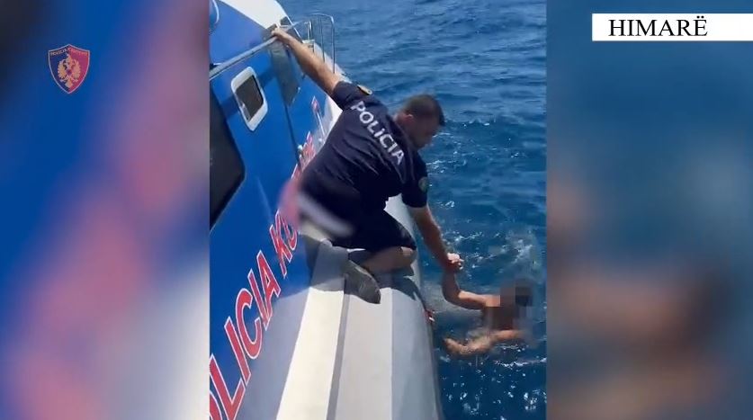 Policia Kufitare shpëton 9 turistë të huaj në Himarë dhe Ksamil
