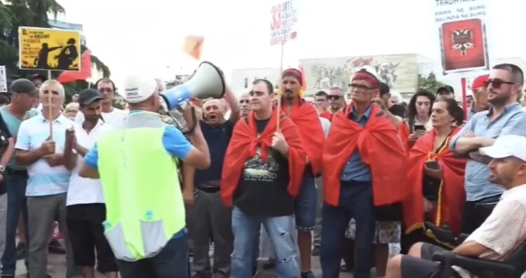 Dita e 33-të e tubimit, protestuesit: Ramës i është sosur durimi, ne nuk dorëzohemi