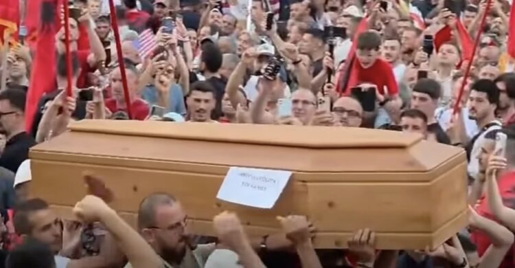 Braçe reagon ndaj protestuesve: Arkivoli simbolizon vdekjen, shkon përtej urrejtjes